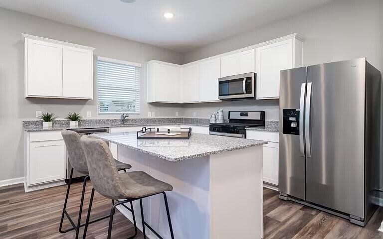 2nd image of 303 Hampstead Dr
