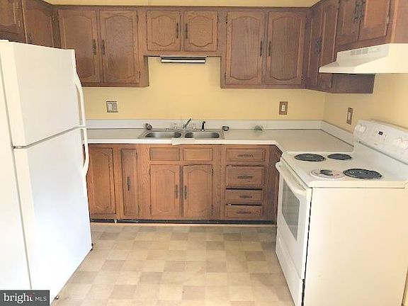 5th image of 30006 Ronald Dr