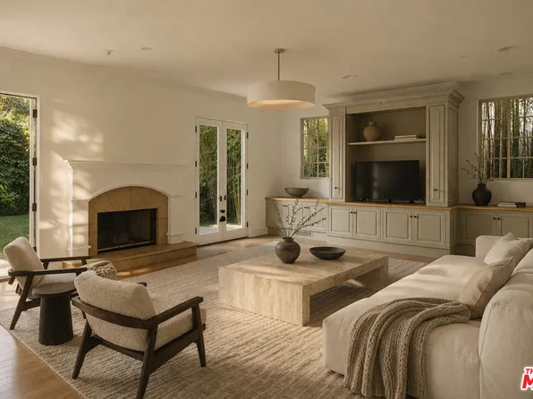 223 24th St, Santa Monica, CA 90402