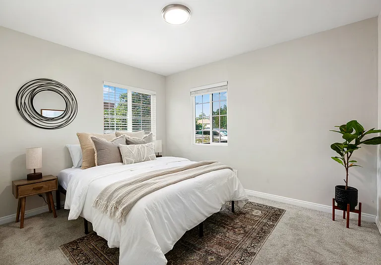 1207 Florence St — Photo 14