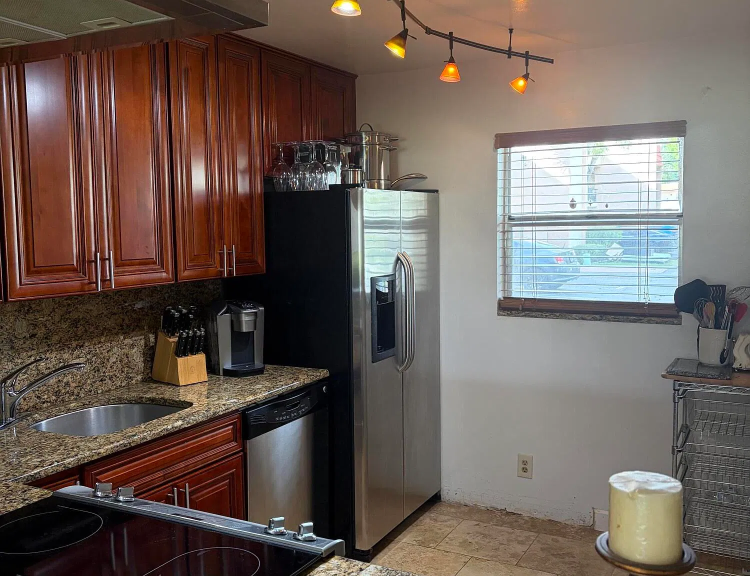 1 bed, 1.5 bath, 825 sqft, $3,150 — Photo 4