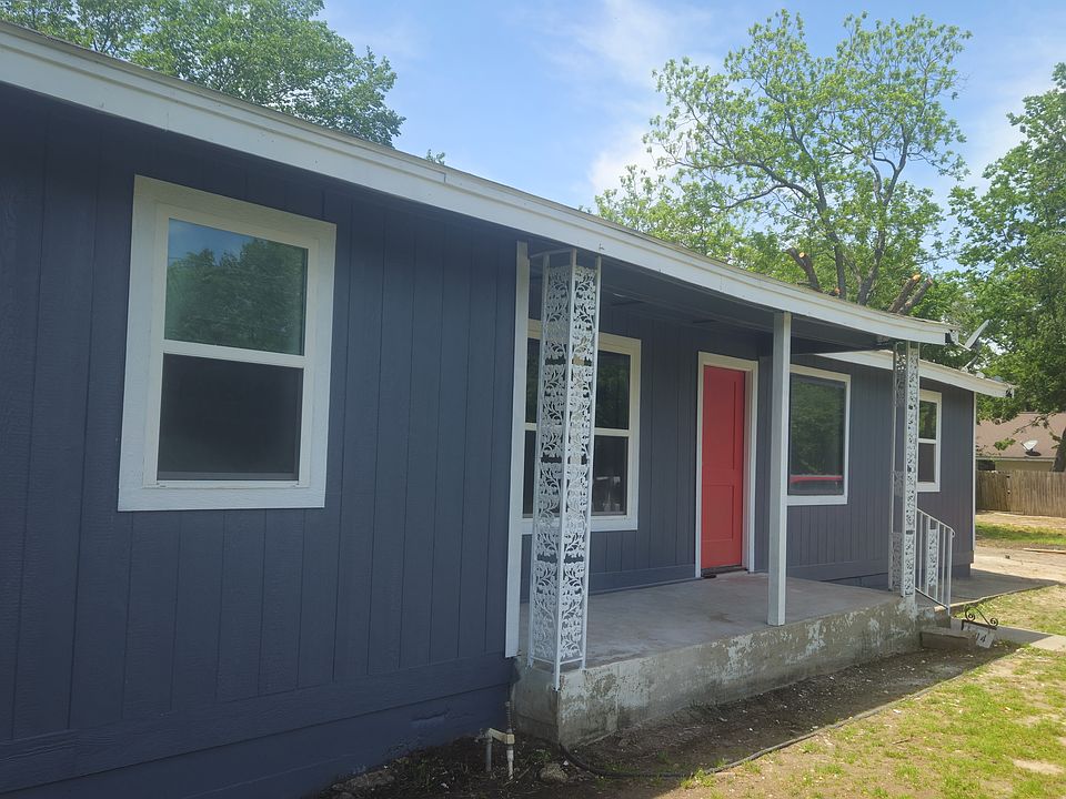 1st image of 504 N 3rd St