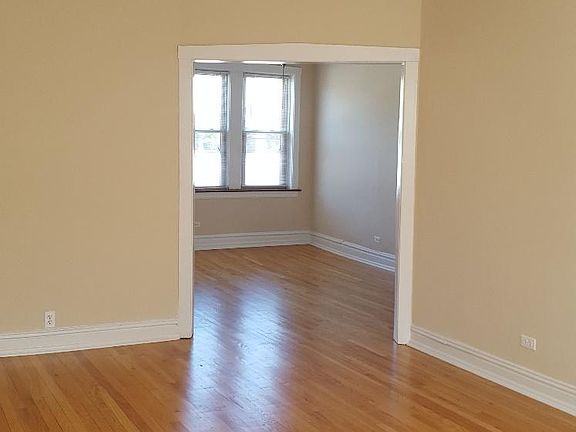 4th image of 22 N Austin Blvd APT 3B