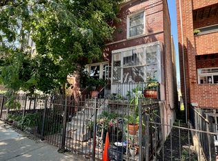 1946 W Armitage Ave, Chicago, IL 60622