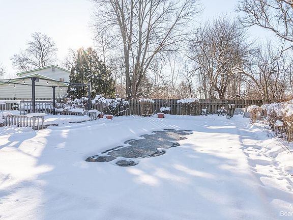 3rd image of 1615 Sheffield Dr