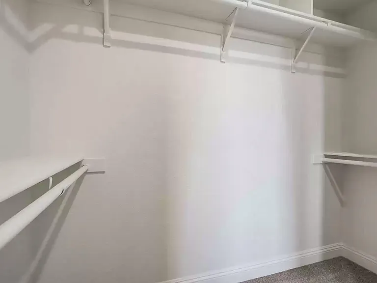 573 Addison Ct — Photo 8