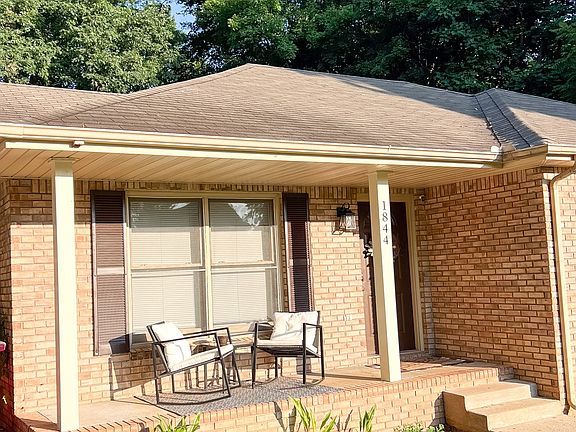 3rd image of 1844 Calloway Dr