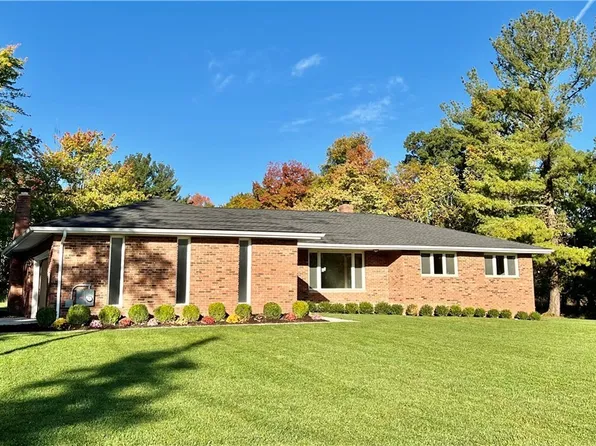 19294 Howe Rd, Strongsville, OH 44136