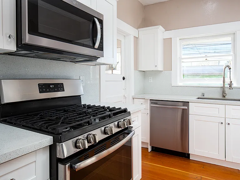 113 N Columbus Ave #B — Photo 11