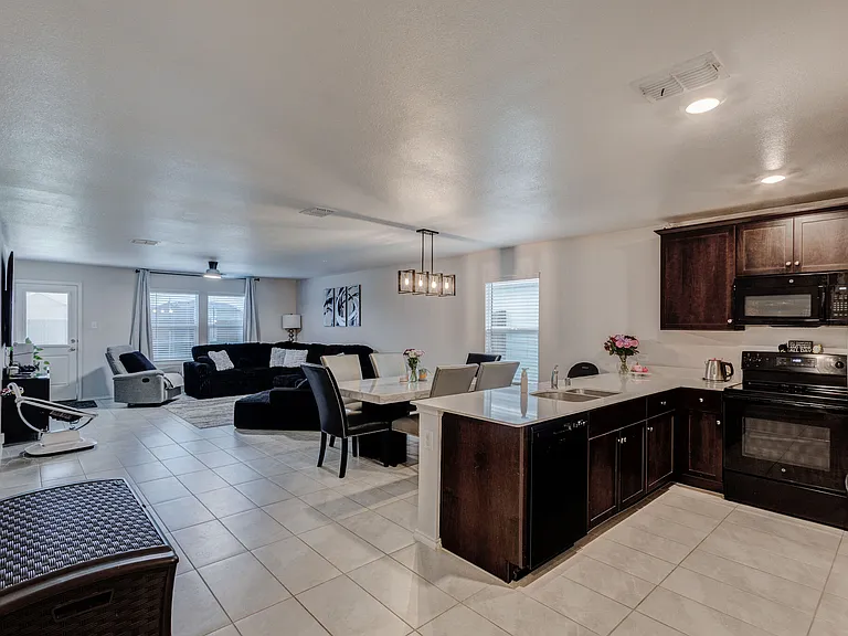 5504 Rockrose Ln — Photo 4