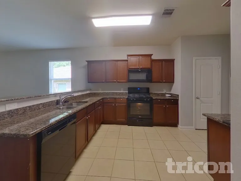 7526 Fettle Ln — Photo 6