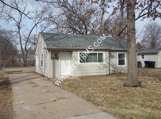 2520 SW 22nd Park, Topeka, KS 66611