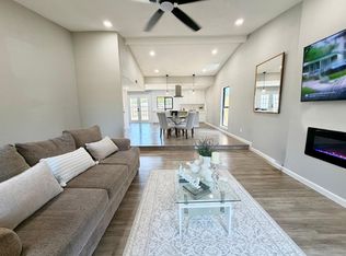 1810 Sandra Ln, Grand Prairie, TX 75052