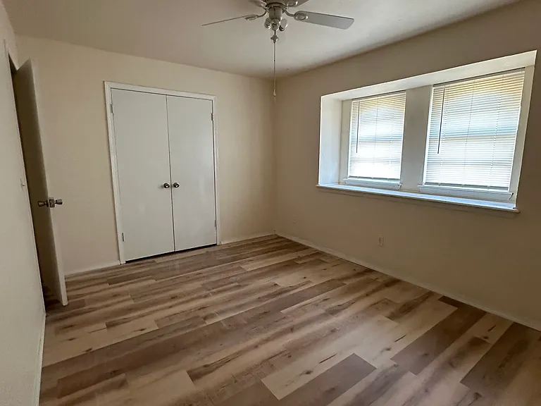 519 Robin Hill Rd — Photo 11