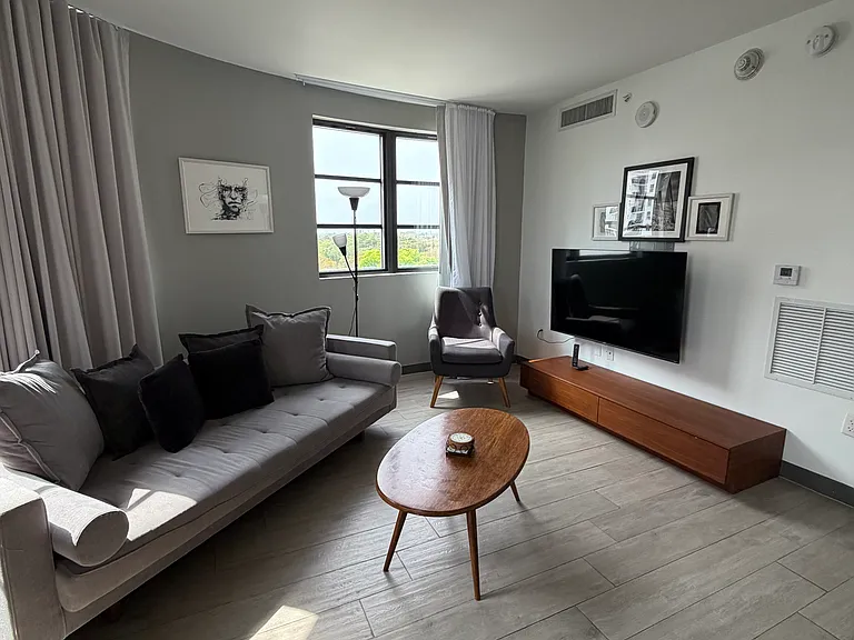 2524 Le Jeune Rd #438 — Photo 8