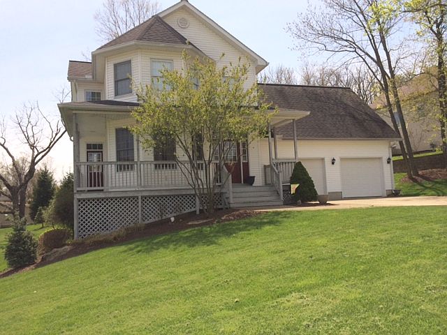 1st image of 20 Bradford Dr