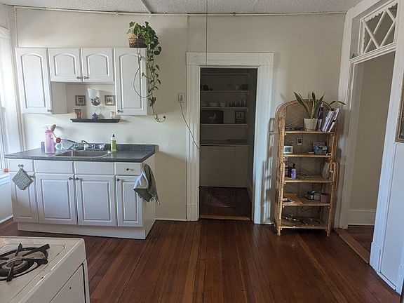 3rd image of 32 Bridge St #7