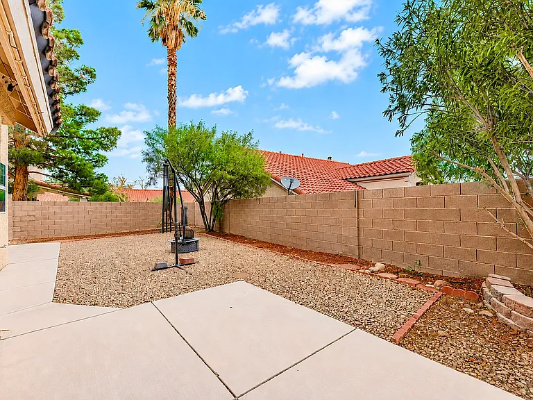 8724 Wintry Garden Ave — Photo 37
