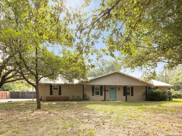 111 Deer Run, Pleasanton, TX 78064