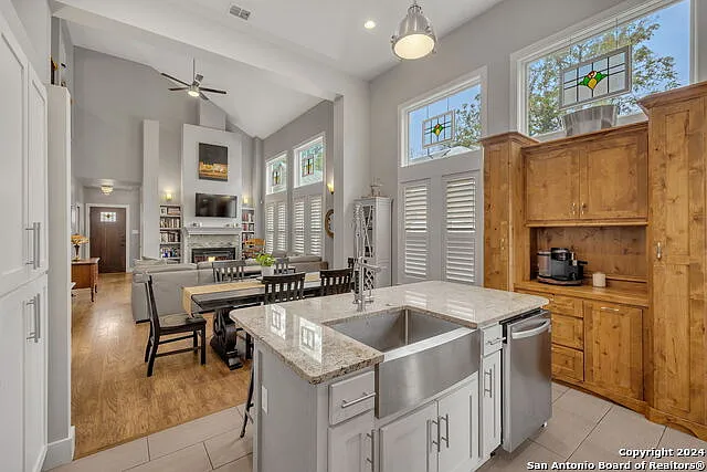 728 E Guenther St — Photo 19