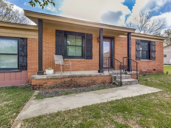 220 N Jarvis Ln, Azle, TX 76020