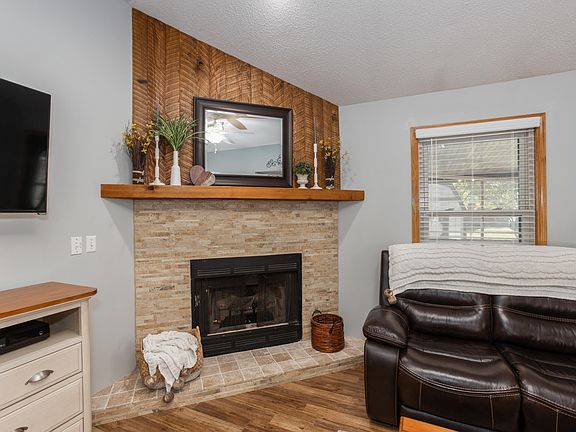 5th image of 706 S Cedarwood Ct
