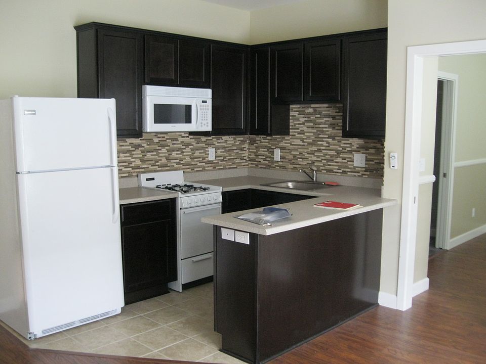 2nd image of 3970 Goldfinch St APT 4