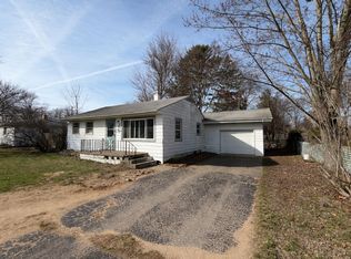 132 Lilac St, Paw Paw, MI 49079