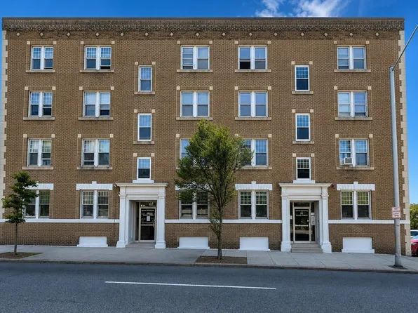29 Irving St APT 8, Worcester, MA 01609