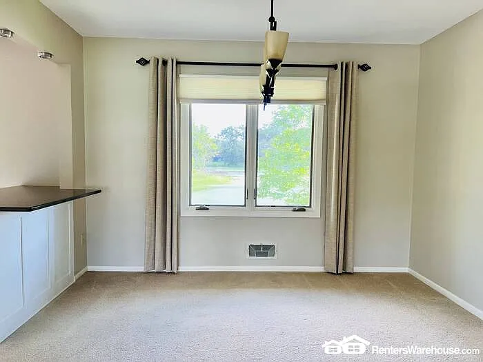 1817 Welland Ave — Photo 7
