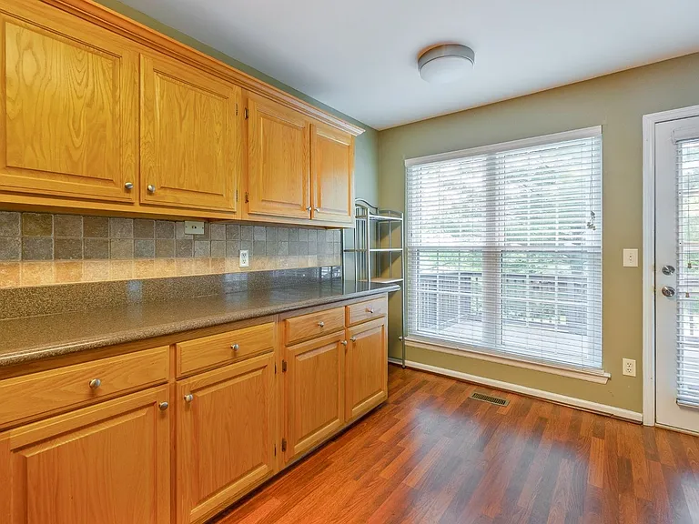 7037 Mooreland Ct — Photo 15