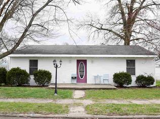 1422 Loretta St, Pekin, IL