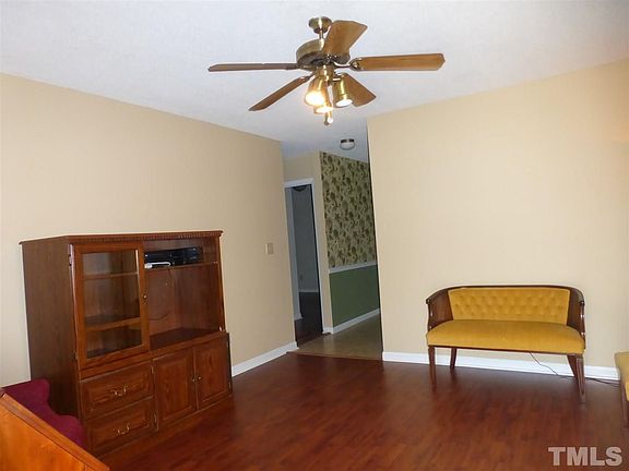 3rd image of 134 Rollingwood Dr