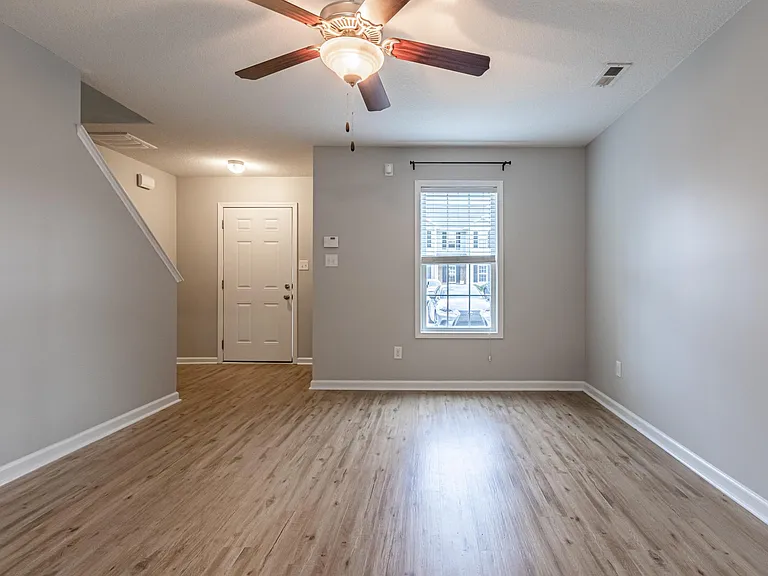 133 Glen Cannon Dr — Photo 4