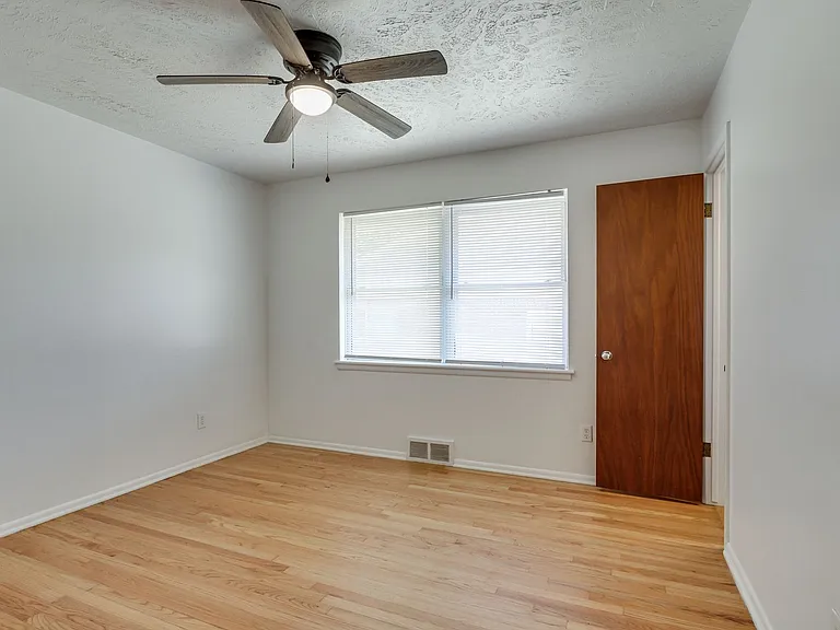 3516 Mount Pleasant Dr — Photo 21