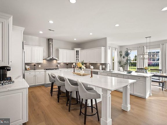 3rd image of 41960 Barnsdale View Ct