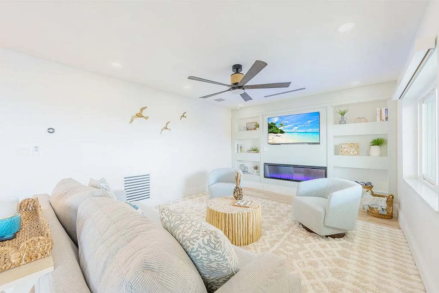 6 bed, 4.0 bath, 3605 sqft, $26,481 — Photo 2