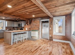 10 Old Stage Rd, Essex Junction, VT 05452