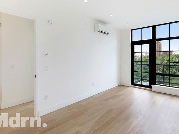 2nd image of 25 Bruckner Blvd #A5q