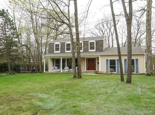 1 Wildwood Rd, Rolling Meadows, IL 60008