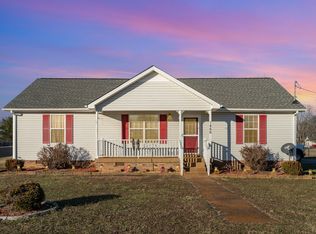 1466 Hunters Chase Dr, Chapel Hill, TN 37034