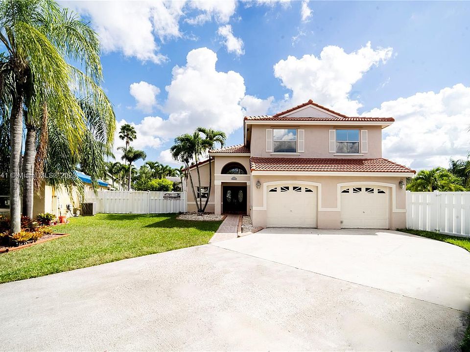 1st image of 16480 NW 1st St