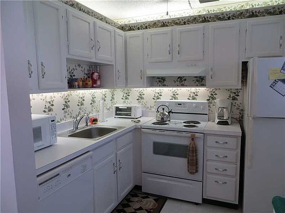 4th image of 104 Royal Oak Dr