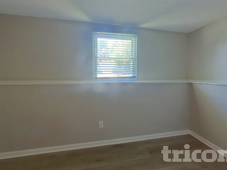 111 Woodspur Rd — Photo 11