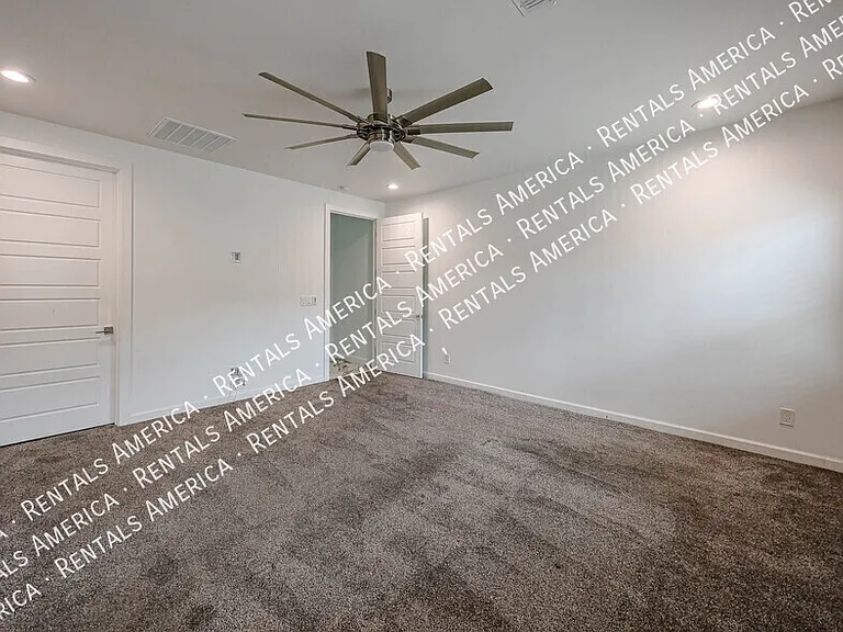 347 E La Mirada Dr — Photo 7