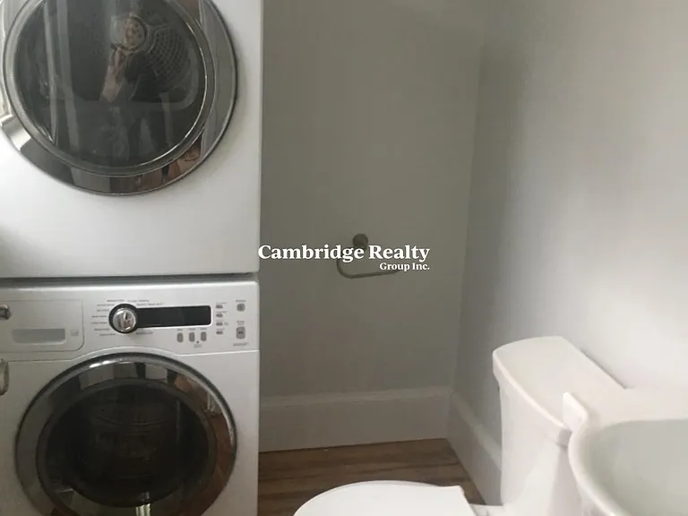 17 Ashland St #1T — Photo 8