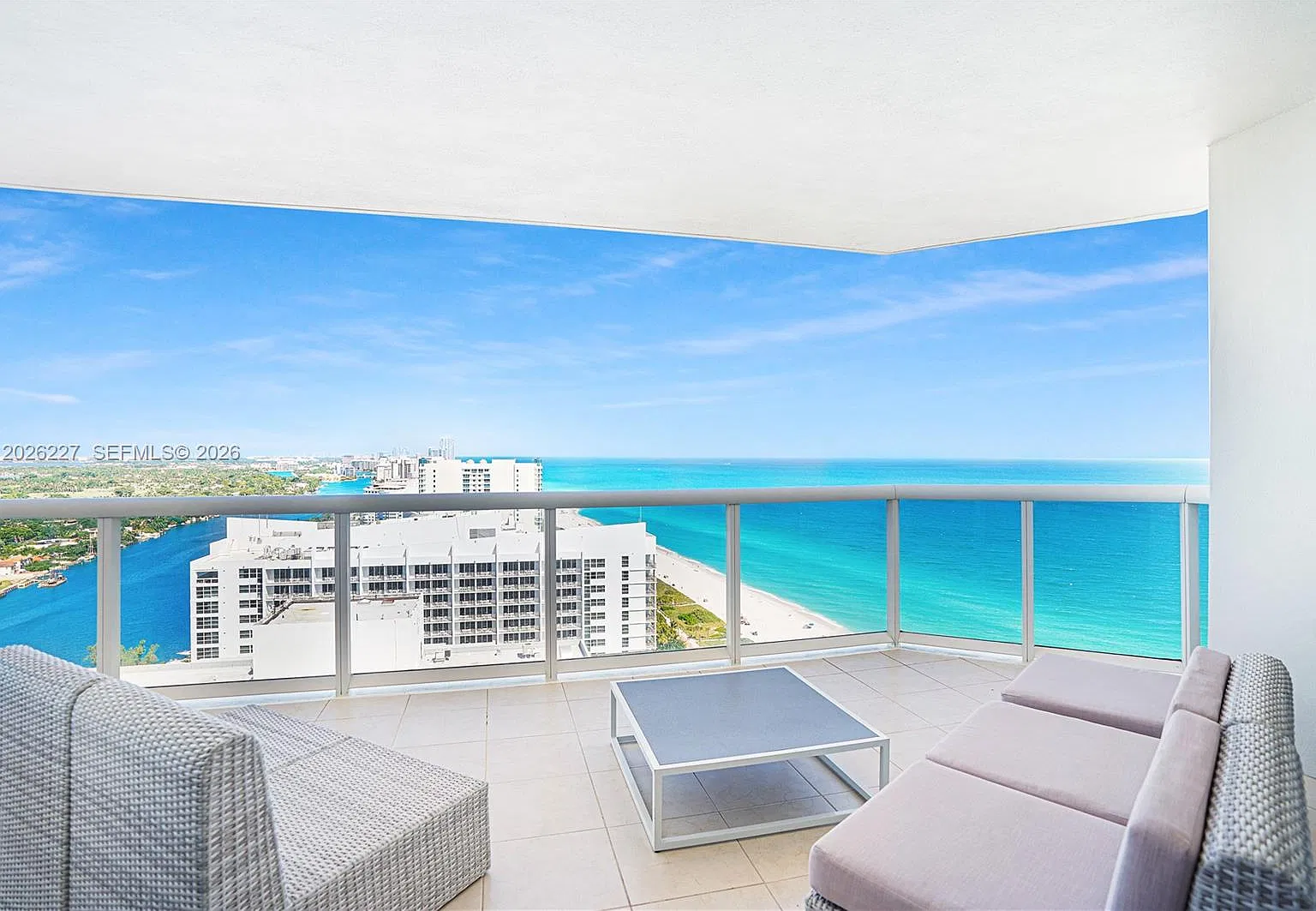 Blue Diamond Condo — Photo 1