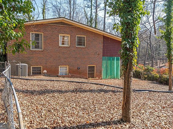 5th image of 625 Forest Rd