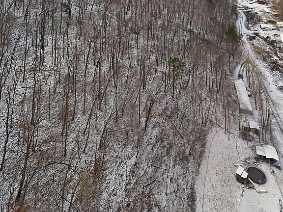 3rd image of 428 Kelly Fork Rd