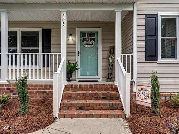 2nd image of 208 Kentucky Court